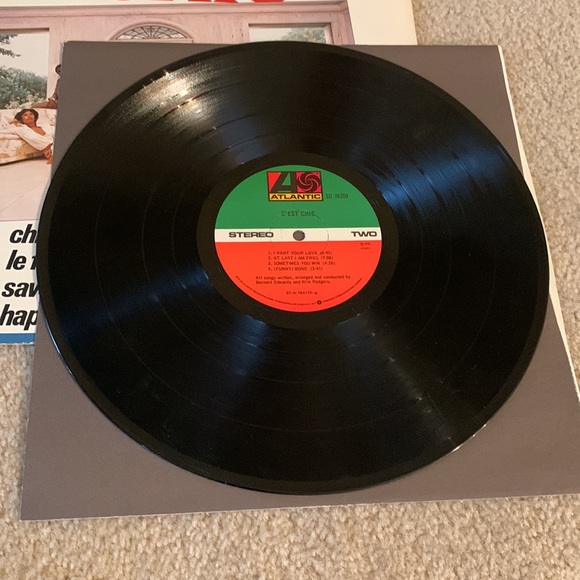 Vintage C’est Chic Vinyl Album, 1978 - Picture 7 of 11
